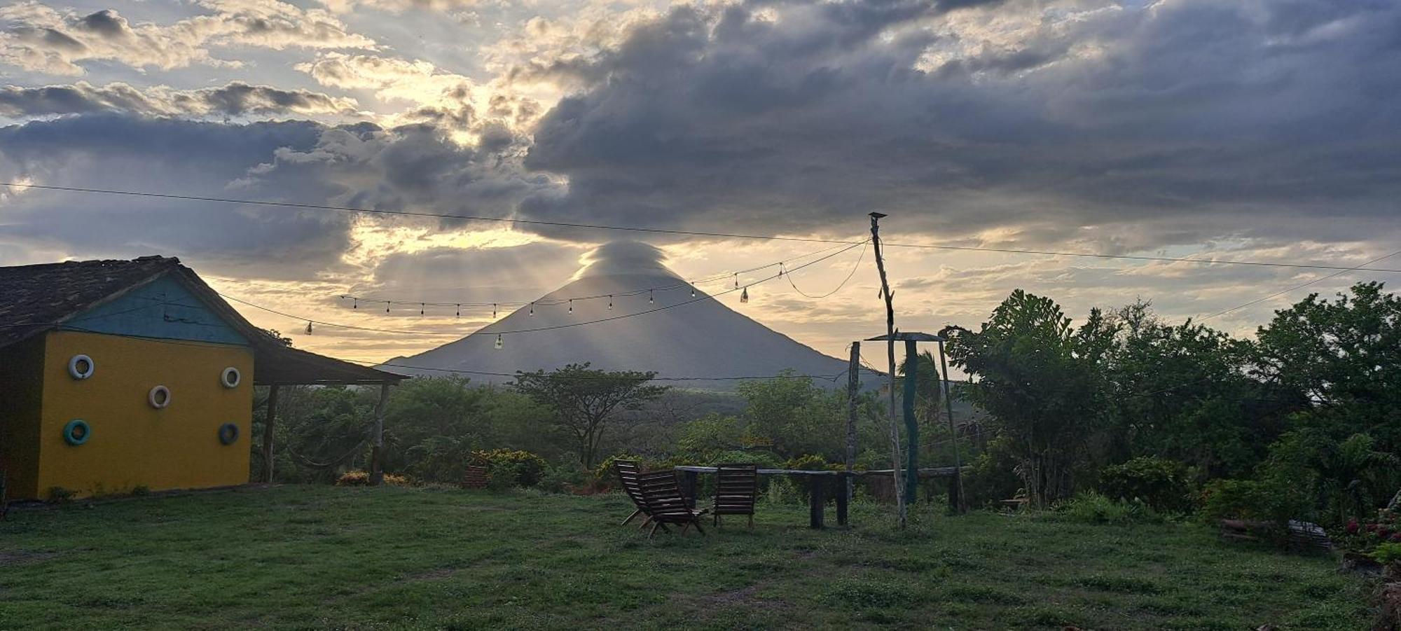 Hostel Santa Cruz Ometepe Altagracia Exteriör bild
